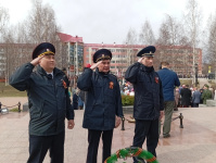 В Советском районе полицейские, ветераны и общественники приняли участие в мероприятиях, посвященных Дню Победы  