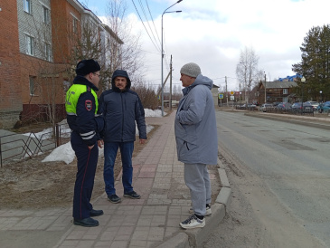 Полицейские и общественники Советского района проверили состояние дорог на территории райцентра